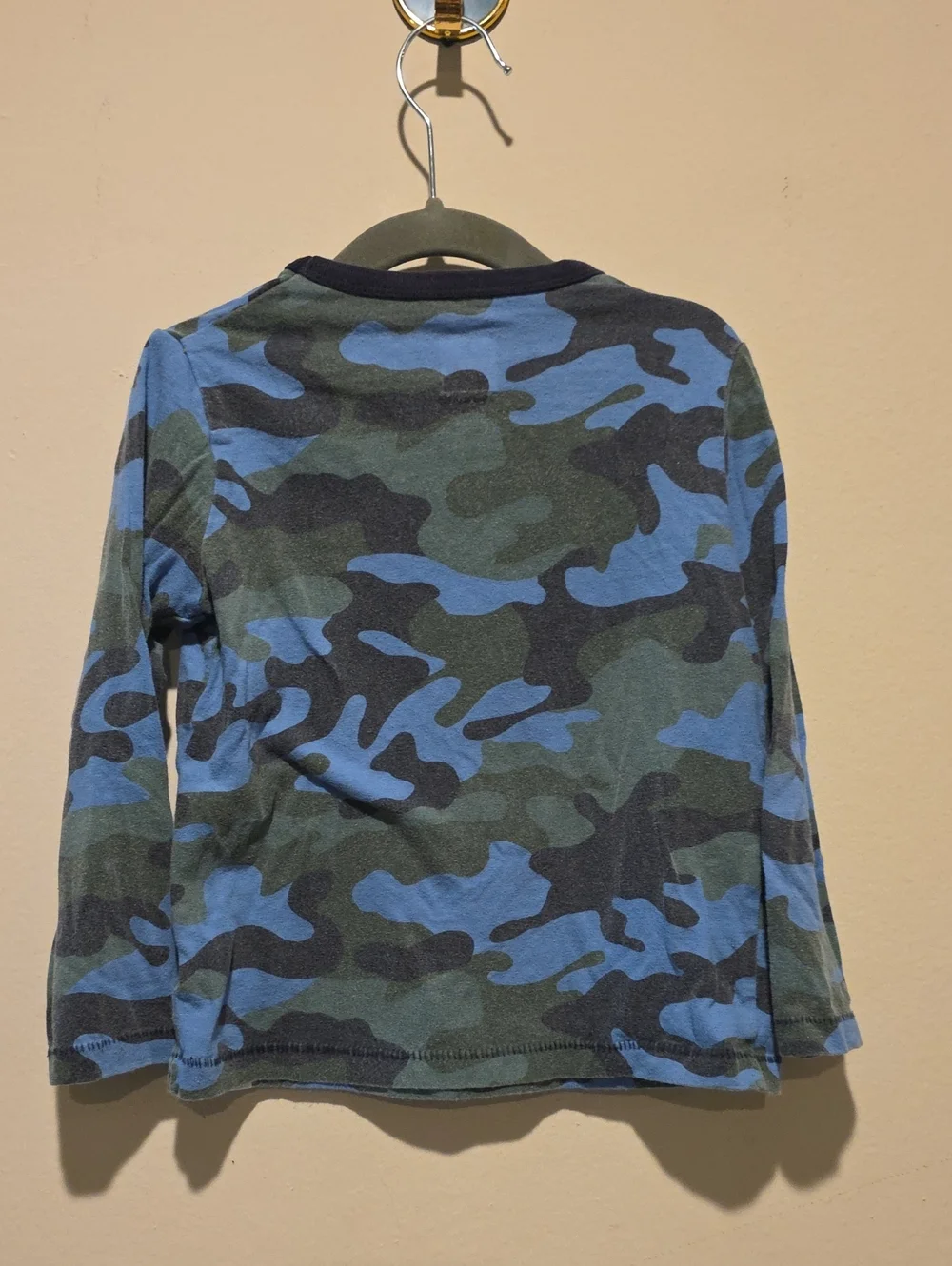 GAP Kids Blue & Green Camo Long-Sleeve Tee 4 T Pocket